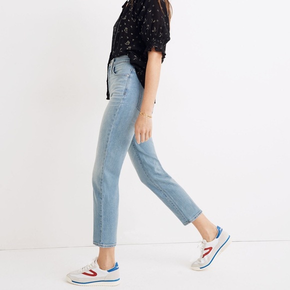 Madewell Classic Straight Jeans in Meadowland Wash - Picture 2 of 9